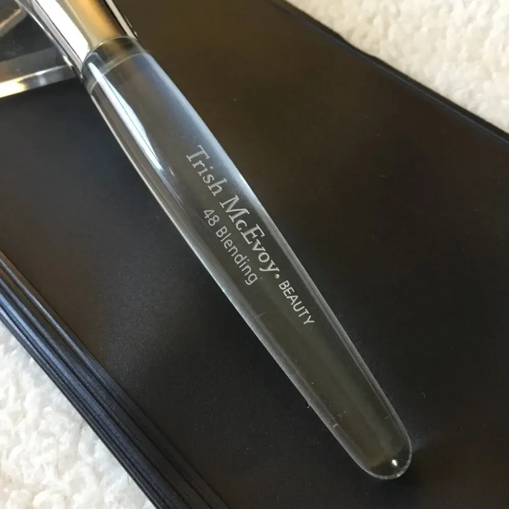 Trish McEvoy Clear Handle Blending Brush with Silver Ferrule